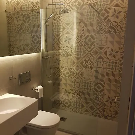 Bonnies & דירה ולנסיה