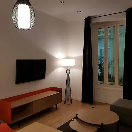 Apartment Bonnies &
